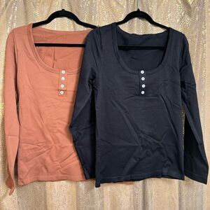 OQQ Black Brown Seamless Stretch Ribbed Button Long Sleeve Top Large NEW